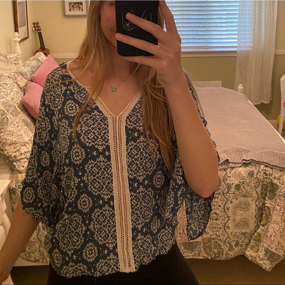 blue flowy blouse